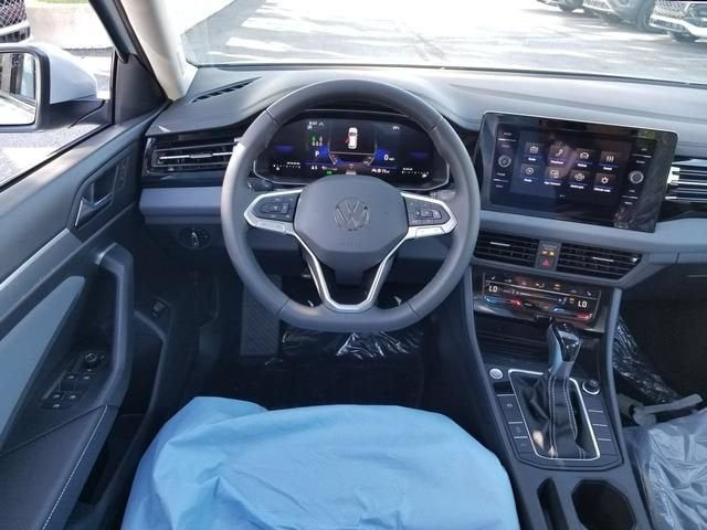 2027 Volkswagen Jetta SE