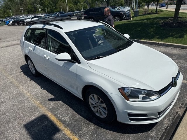 2016 Volkswagen Golf SportWagen S