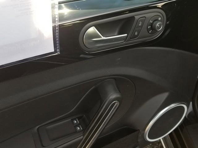 2018 Volkswagen Beetle Dune