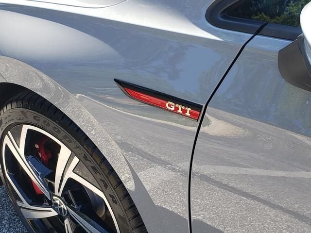 2024 Volkswagen Golf GTI SE