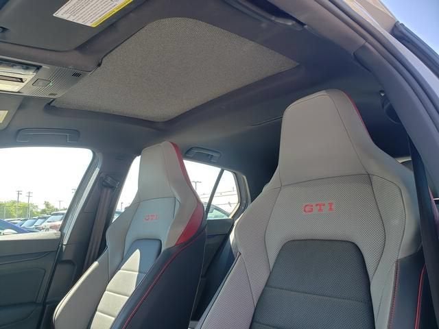 2024 Volkswagen Golf GTI SE