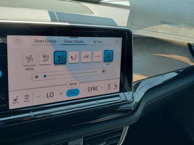 2026 Volkswagen Atlas SE w/Technology