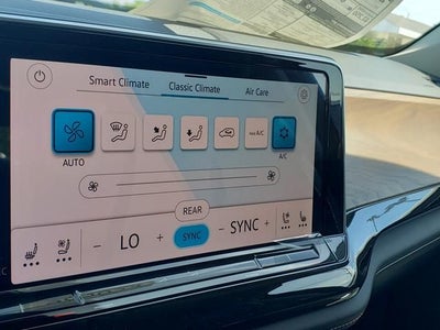 2026 Volkswagen Atlas SE w/Technology