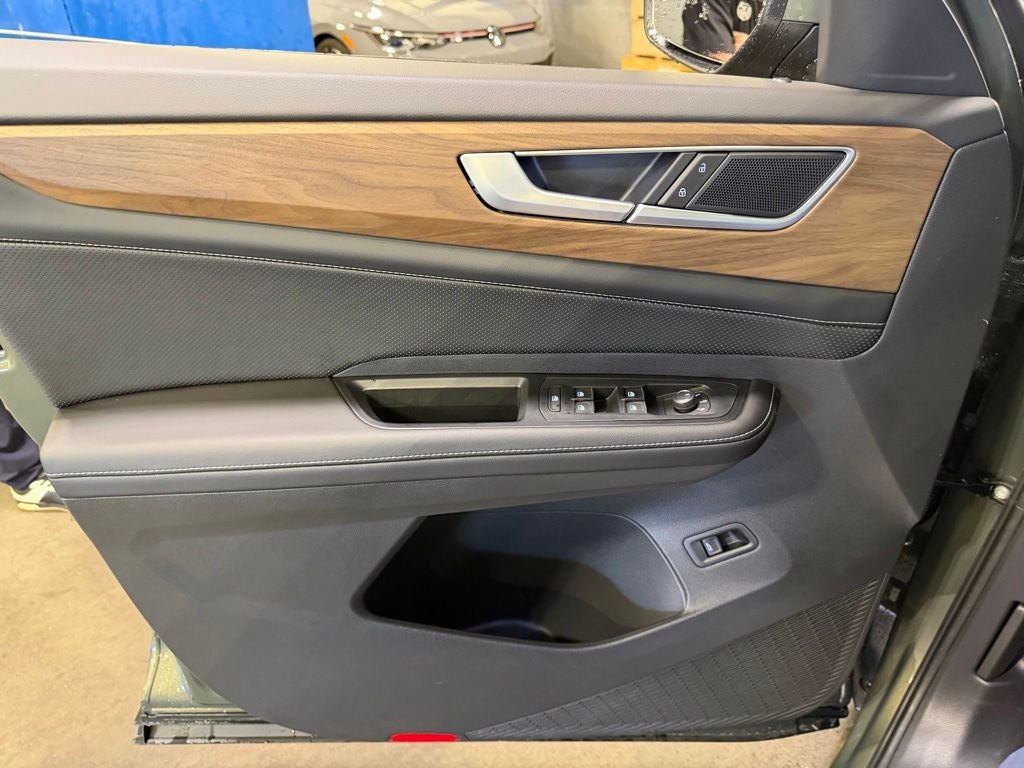 2026 Volkswagen Atlas SE w/Technology