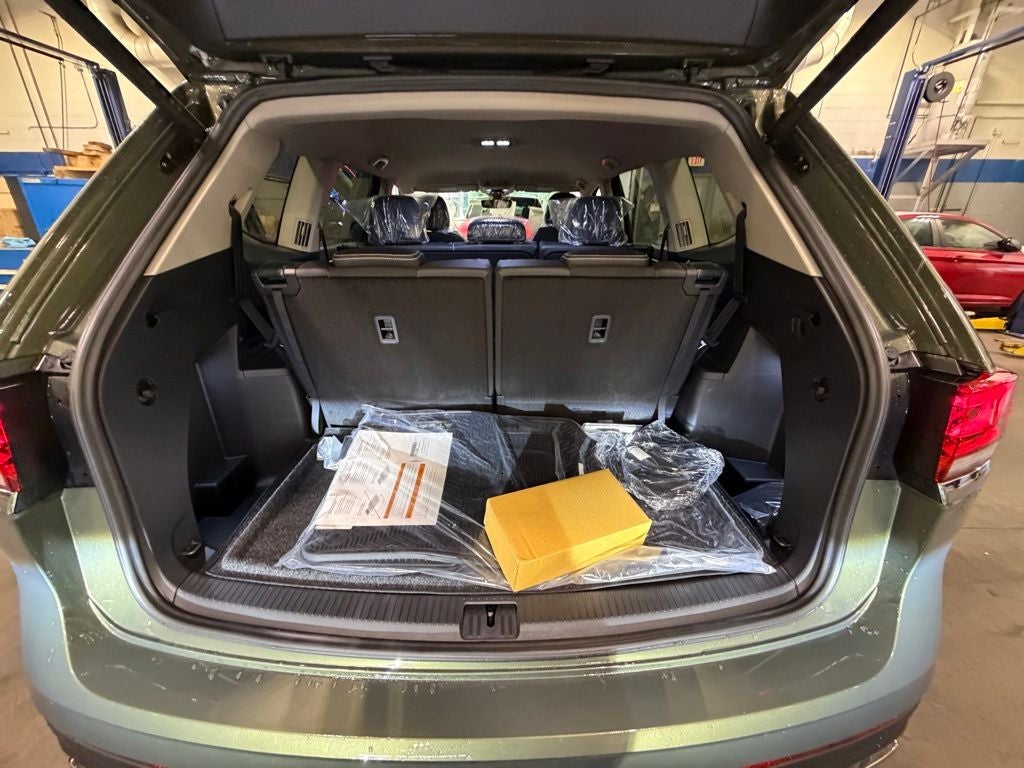 2026 Volkswagen Atlas SE w/Technology