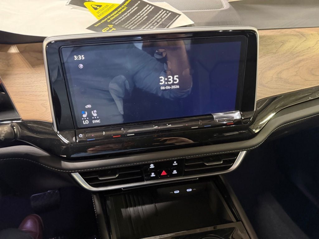 2026 Volkswagen Atlas SE w/Technology