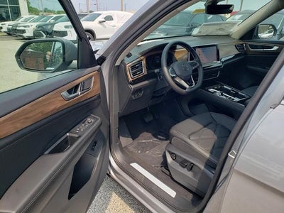 2026 Volkswagen Atlas SE w/Technology