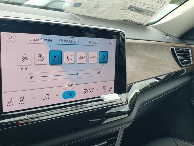 2026 Volkswagen Atlas SE w/Technology