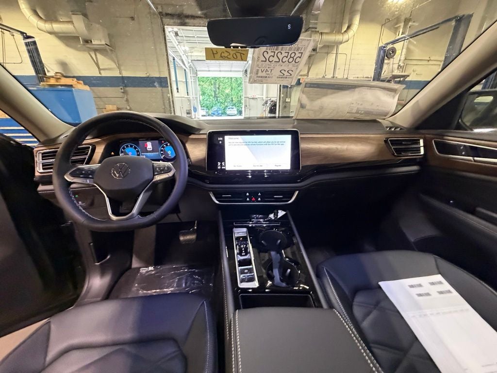 2026 Volkswagen Atlas SE w/Technology