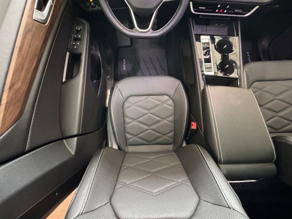 2026 Volkswagen Atlas SE w/Technology