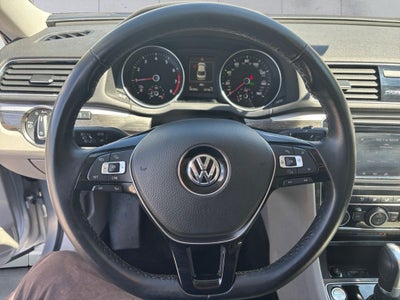 2018 Volkswagen Passat 2.0T SE