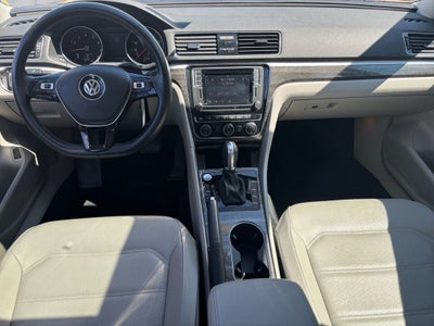 2018 Volkswagen Passat 2.0T SE