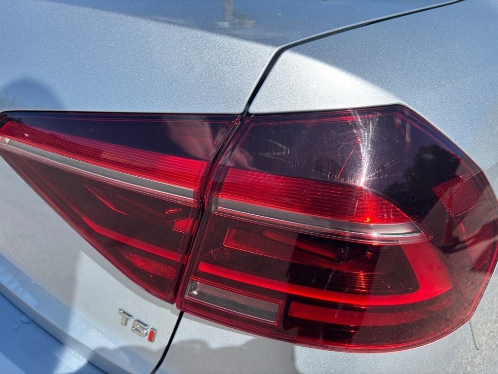 2018 Volkswagen Passat 2.0T SE