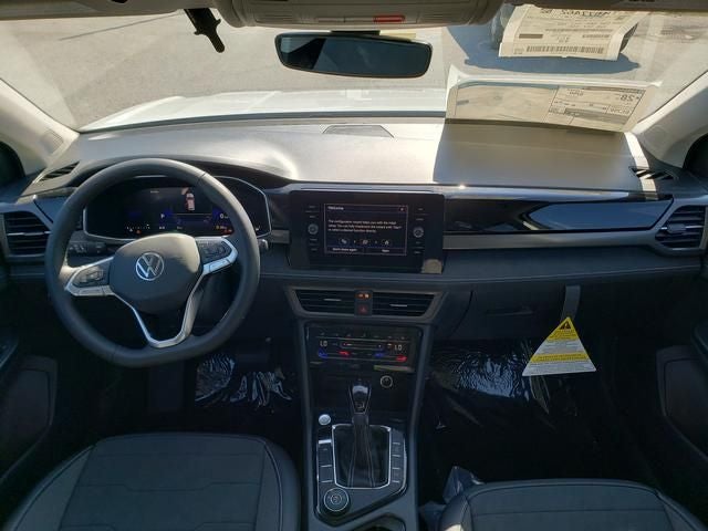 2026 Volkswagen Taos 1.5T SE Black