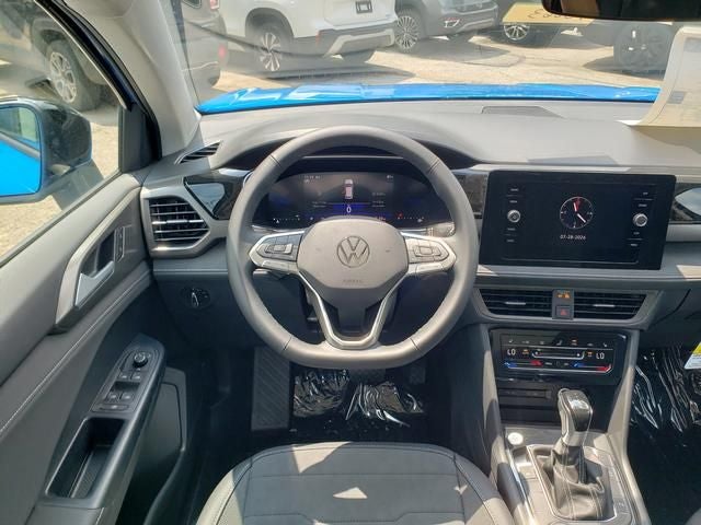 2026 Volkswagen Taos 1.5T SE Black