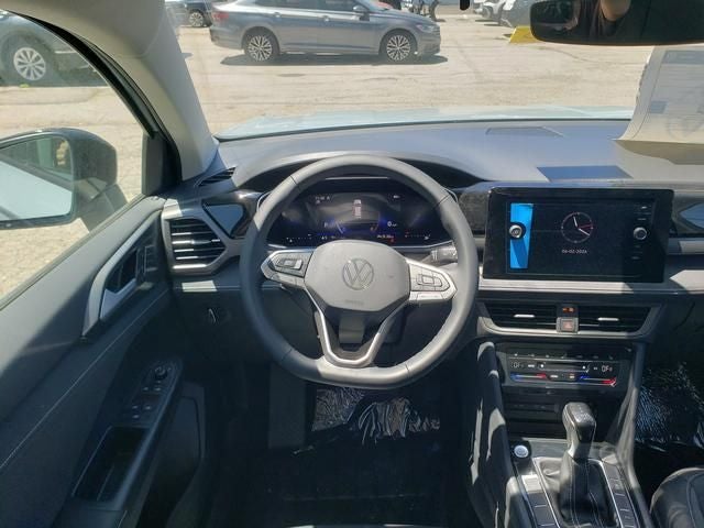 2026 Volkswagen Taos 1.5T SE Black