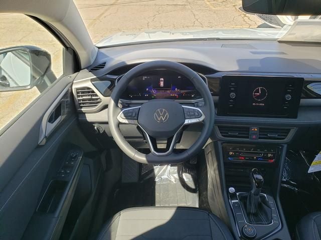 2026 Volkswagen Taos 1.5T SE Black