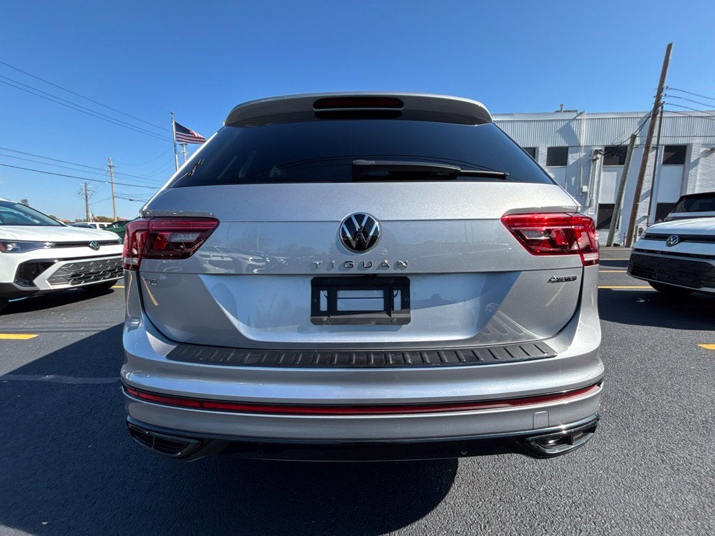 2023 Volkswagen Tiguan 2.0T SE R-Line Black