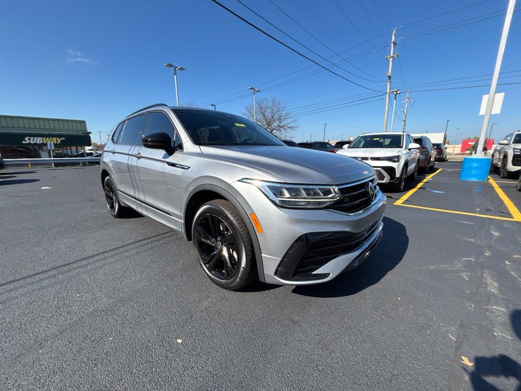 2023 Volkswagen Tiguan 2.0T SE R-Line Black