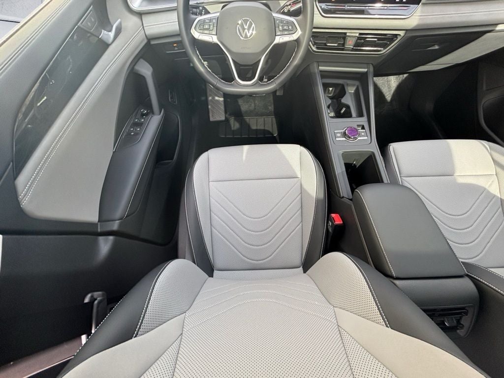 2025 Volkswagen Tiguan 2.0T SE
