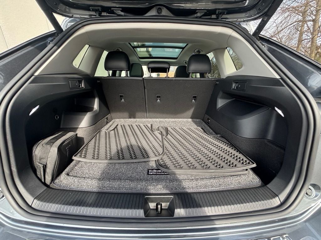 2025 Volkswagen Tiguan 2.0T SE