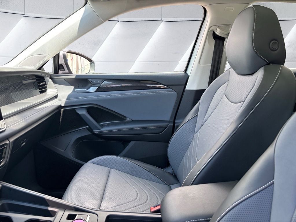 2025 Volkswagen Tiguan 2.0T SE