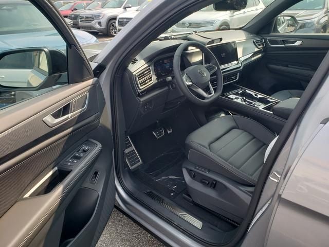 2026 Volkswagen Atlas Cross Sport SEL R-Line Black