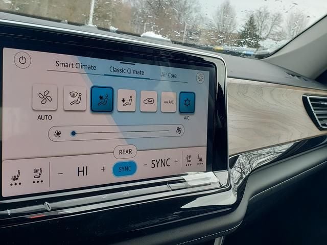 2026 Volkswagen Atlas SE w/Technology