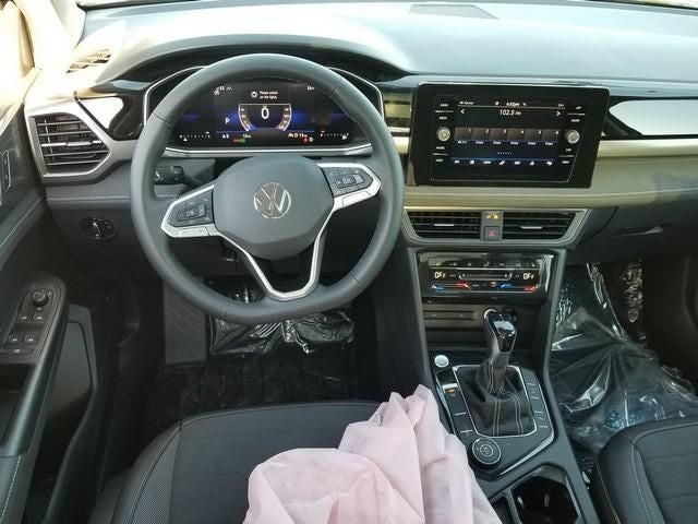 2026 Volkswagen Taos 1.5T SE Black