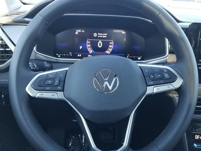 2026 Volkswagen Taos 1.5T SE Black