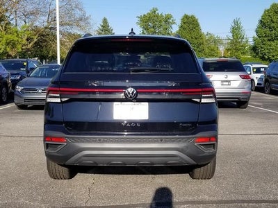 2026 Volkswagen Taos 1.5T SE Black