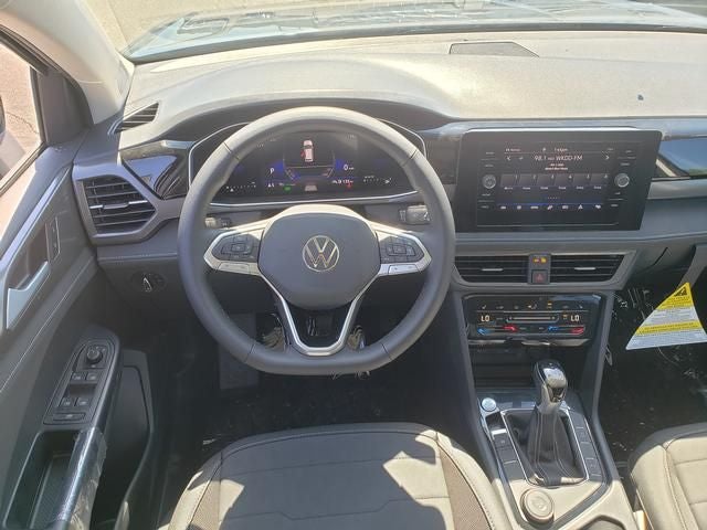2026 Volkswagen Taos 1.5T SE Black
