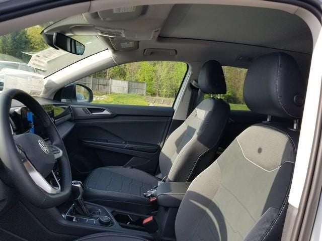 2026 Volkswagen Taos 1.5T SE Black