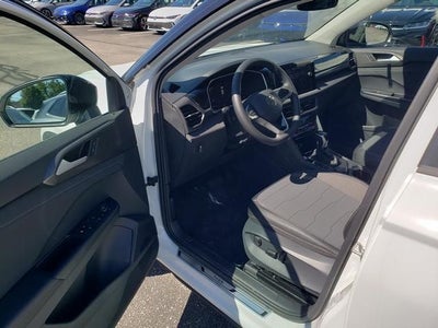 2026 Volkswagen Taos 1.5T SE Black