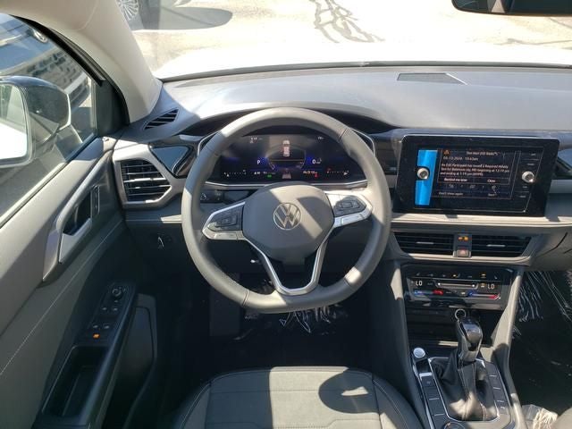 2026 Volkswagen Taos 1.5T SE Black