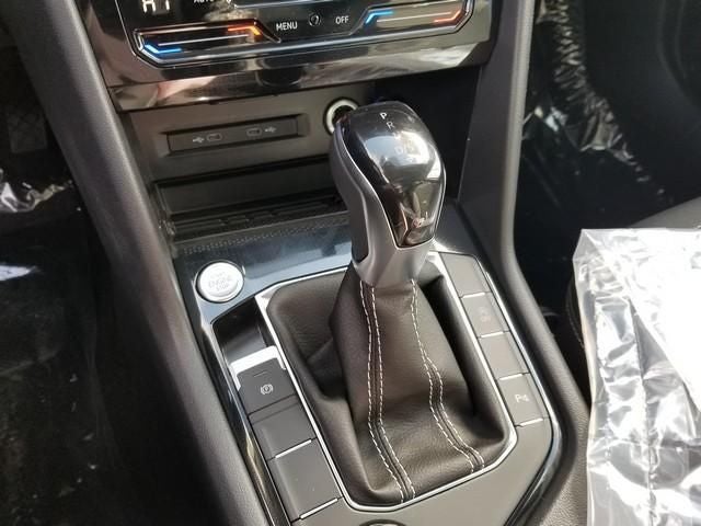 2026 Volkswagen Taos 1.5T SE Black
