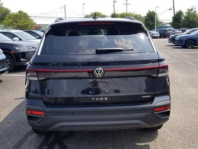 2026 Volkswagen Taos 1.5T SE Black