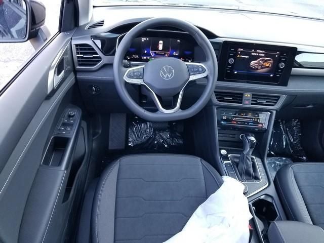 2026 Volkswagen Taos 1.5T SE Black