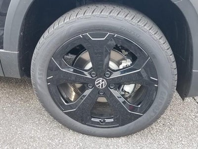 2026 Volkswagen Taos 1.5T SE Black