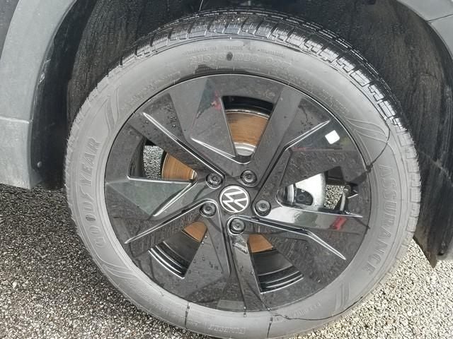 2026 Volkswagen Taos 1.5T SE Black