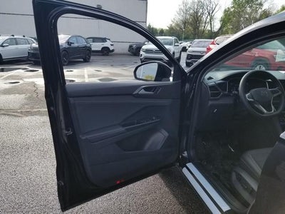 2026 Volkswagen Taos 1.5T SE Black
