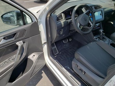2024 Volkswagen Tiguan 2.0T SE R-Line Black