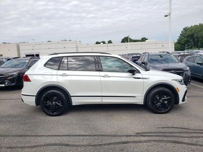 2024 Volkswagen Tiguan 2.0T SE R-Line Black
