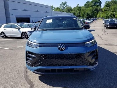 2026 Volkswagen Tiguan 2.0T SE R-Line Black