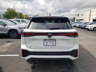 2026 Volkswagen Tiguan 2.0T SE R-Line Black